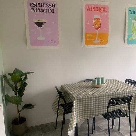 Cosy First Floor Flat Lägenhet Hereford Exteriör bild